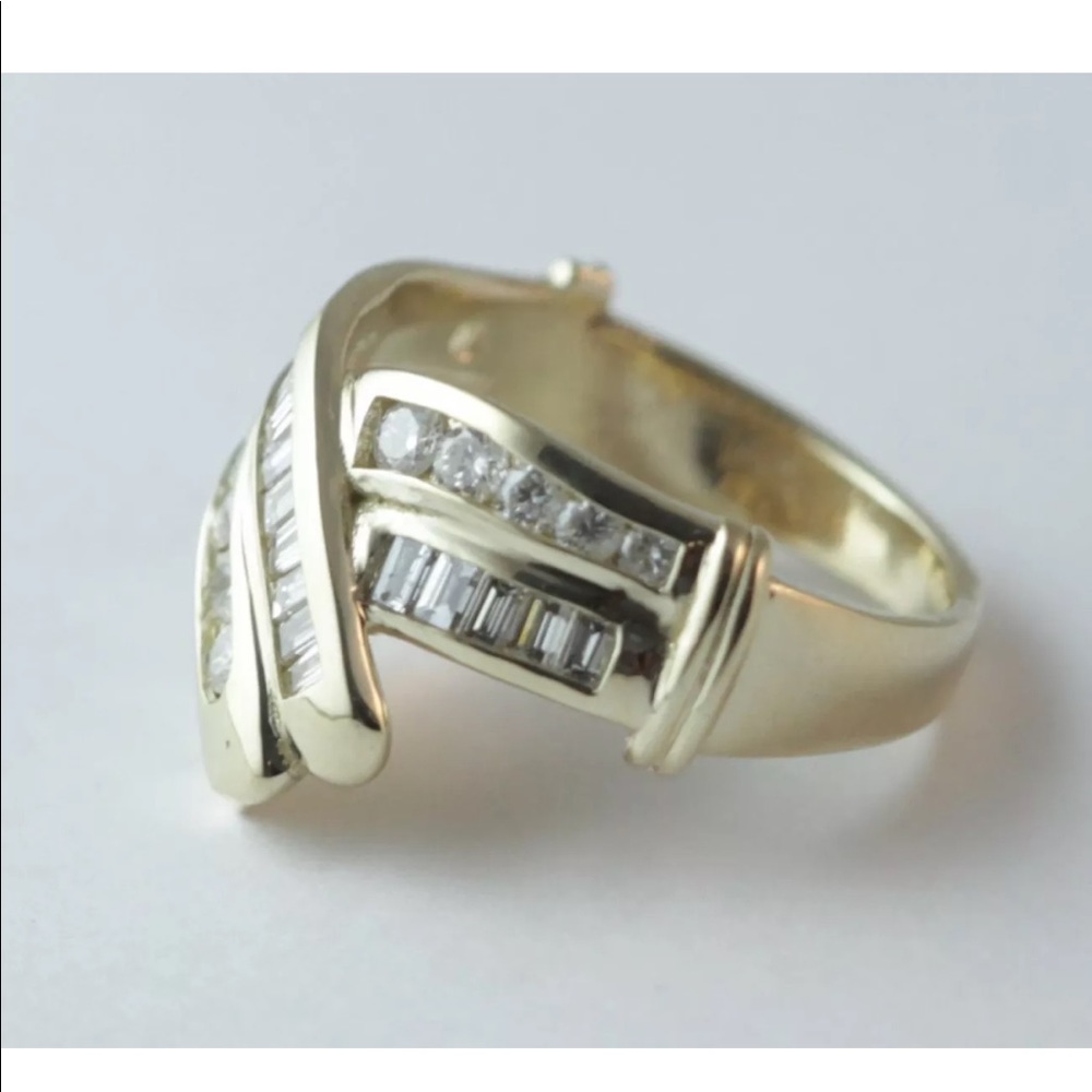 DIAMOND RING - ONE CARAT - GOLD - Picture 5 of 8